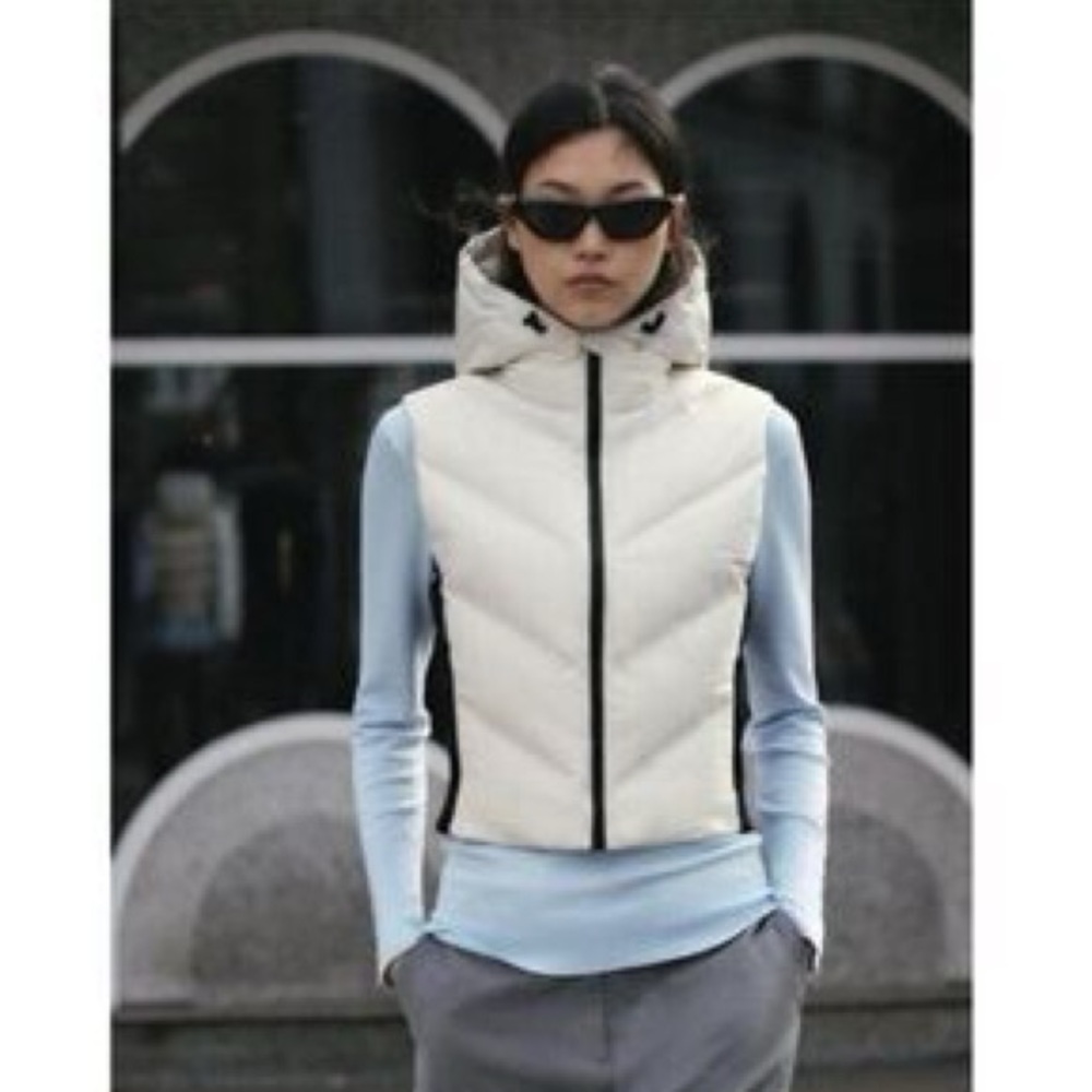 Zara White and Black Puffer Vest